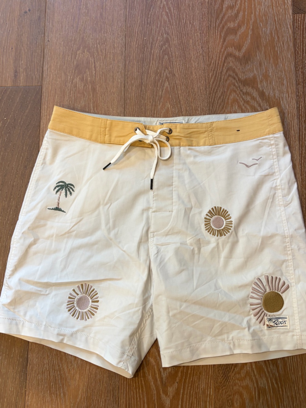 Men’s RUCA trunks 32
